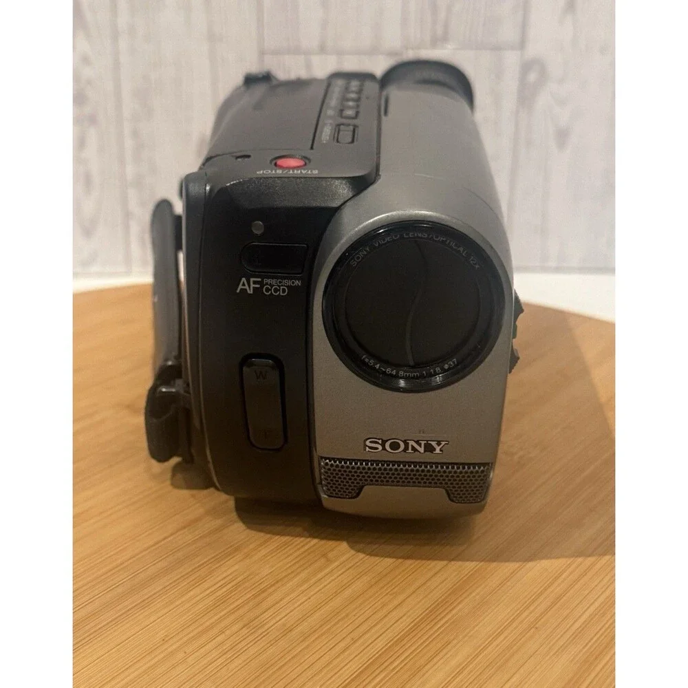 VTG Sony Handycam CCD-TRV21 Video8 Camcorder (Gray) Bundle Tested